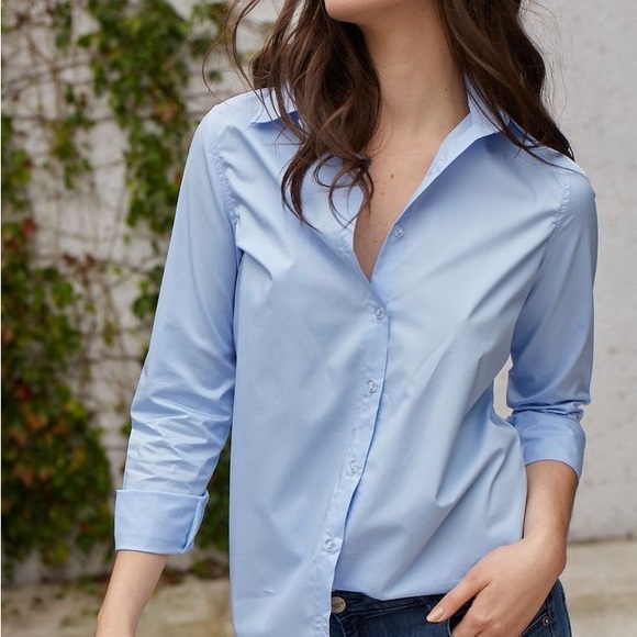 GAP Light Blue Button-Up Shirt - Picture 3 of 10